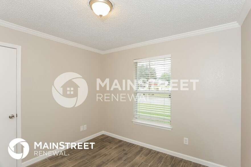 Building Photo - 6707 Country Creek Dr