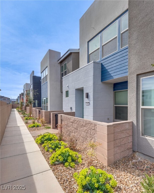 Building Photo - 9812 Kings Glen St