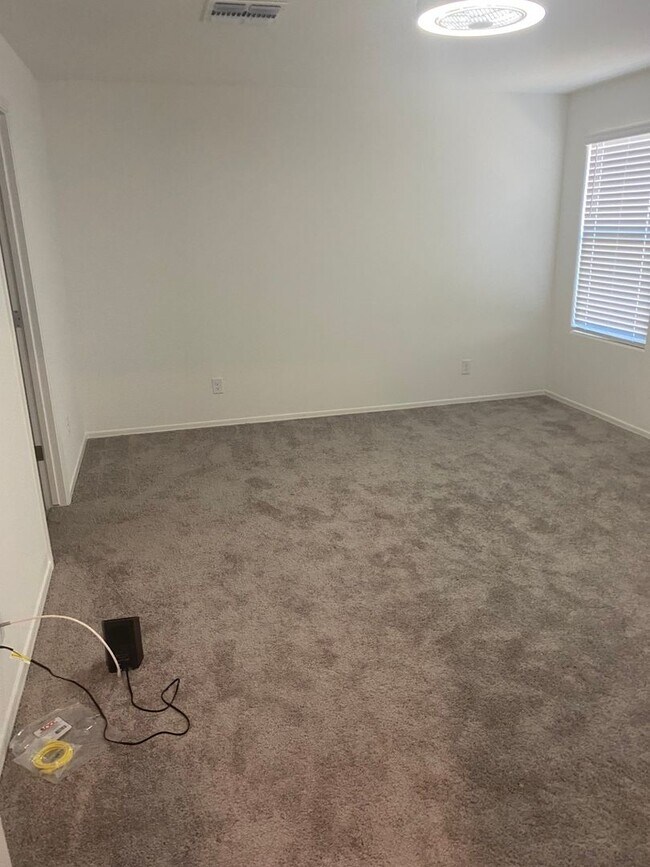 Building Photo - Charming 4 bedroom house in Coolidge