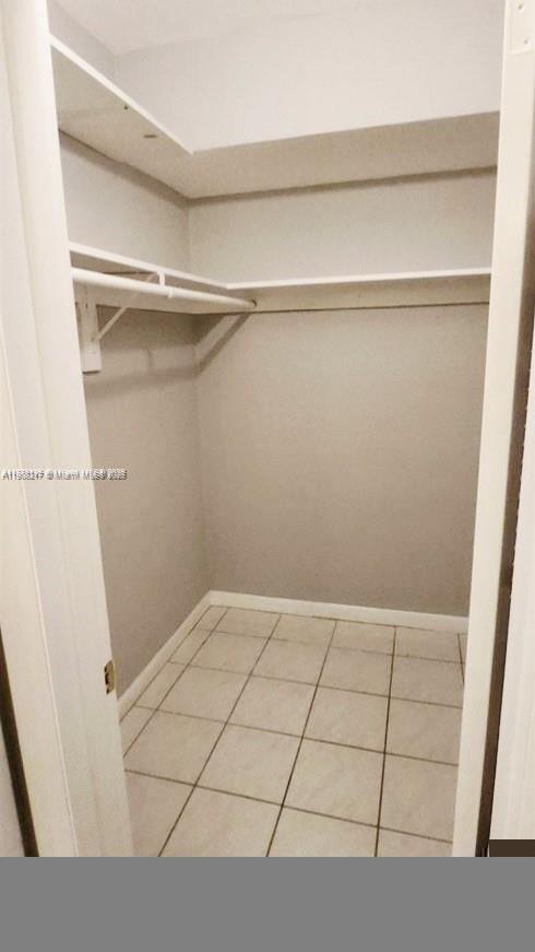 Building Photo - 2905 Point E Dr