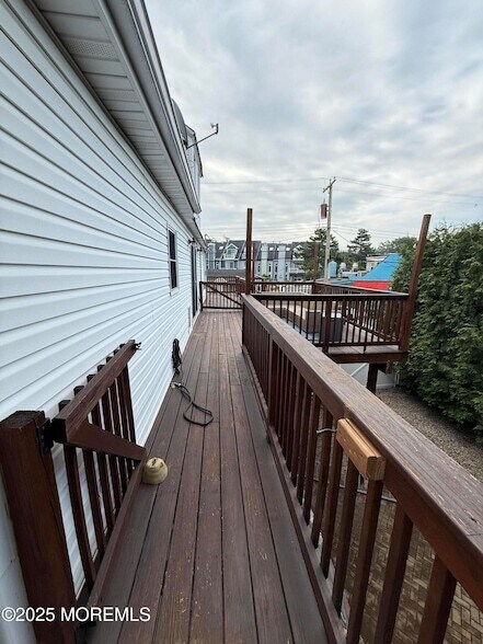 Building Photo - 66 Sea Drift Ave
