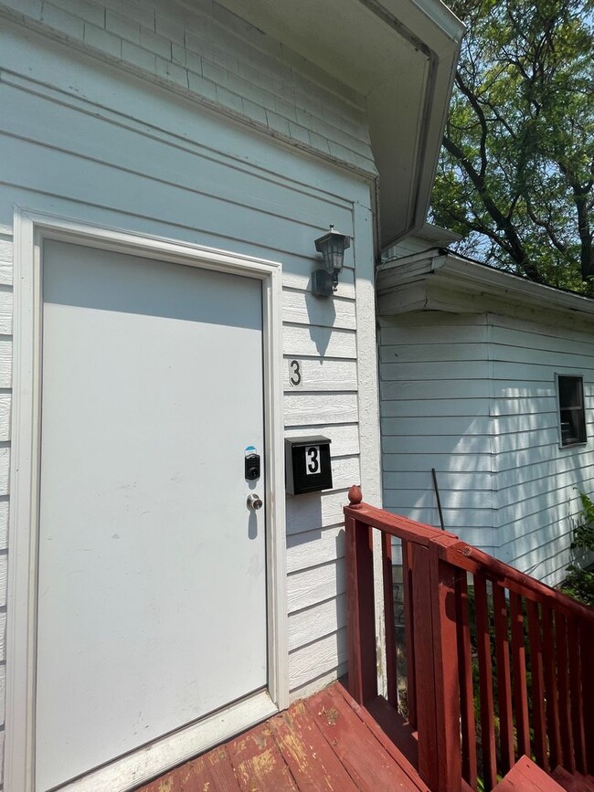 Building Photo - 1908 Arlington Ave
