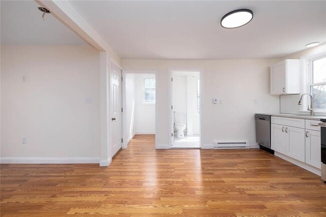 Building Photo - 12 Old Park Ave