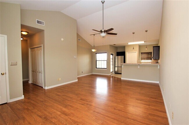 Building Photo - 9811 Sterling Loop