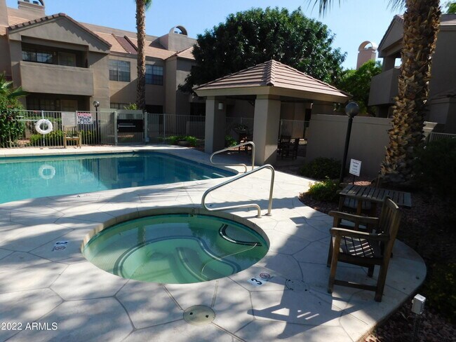 Building Photo - 5950 N 78th St