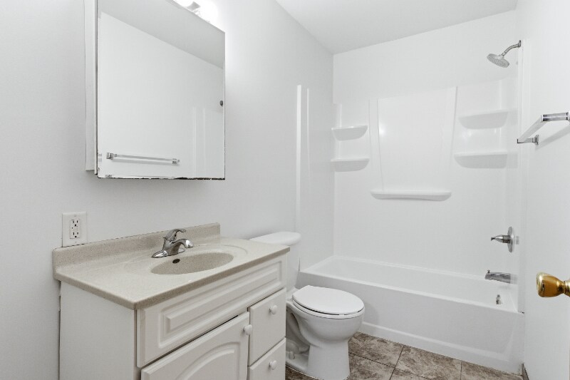 Building Photo - 1100 69th Ave N