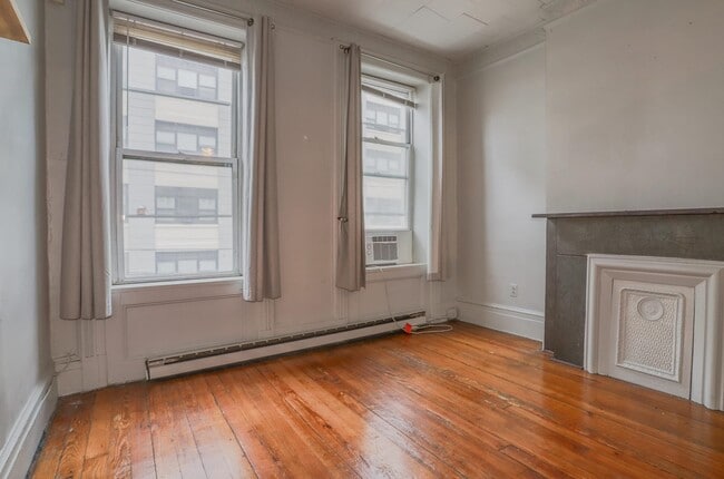 Building Photo - 320 Jefferson St