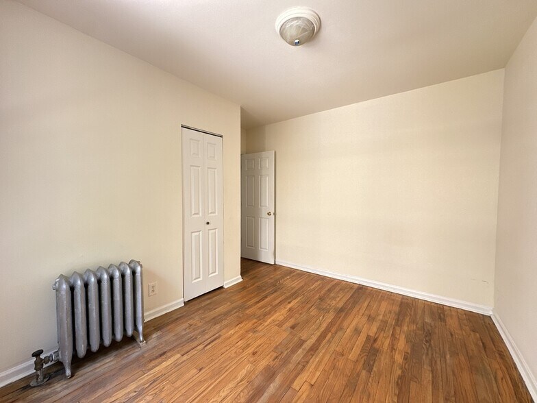 Building Photo - 2332 N Spaulding Ave
