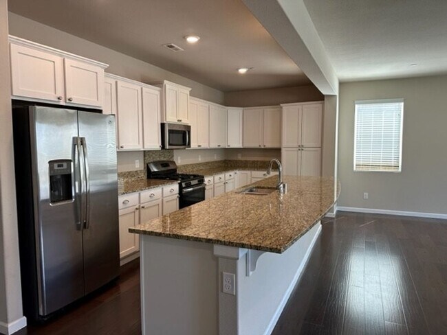 Building Photo - Woodbury Estates