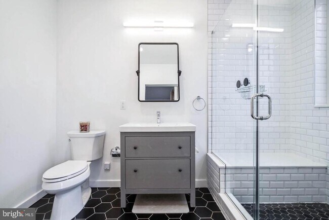 Building Photo - 1501 N 31st St