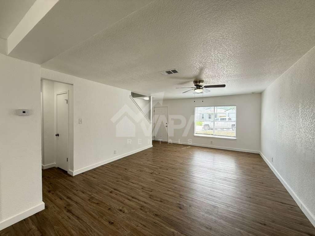 Building Photo - 3713 Candlebluff Dr