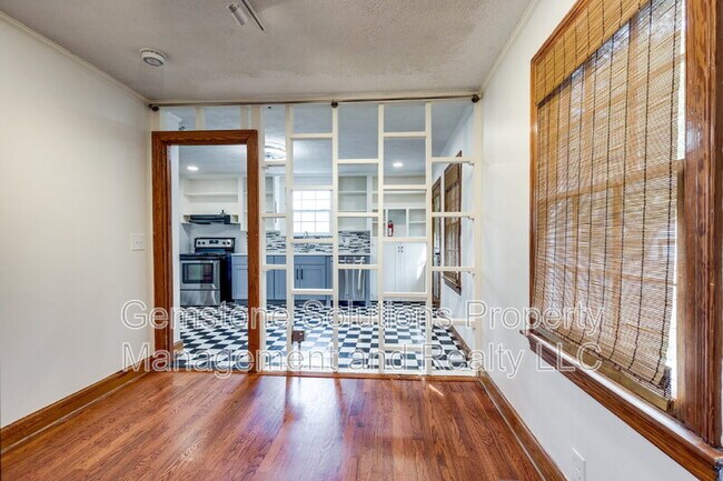 Building Photo - 3912A Burrus St