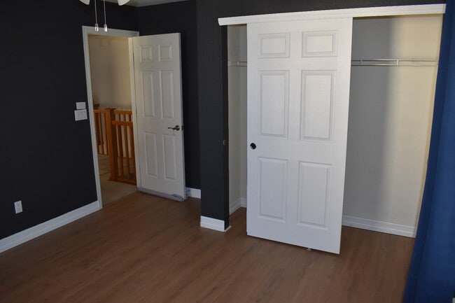 Building Photo - 903 Saddlebrook Ln