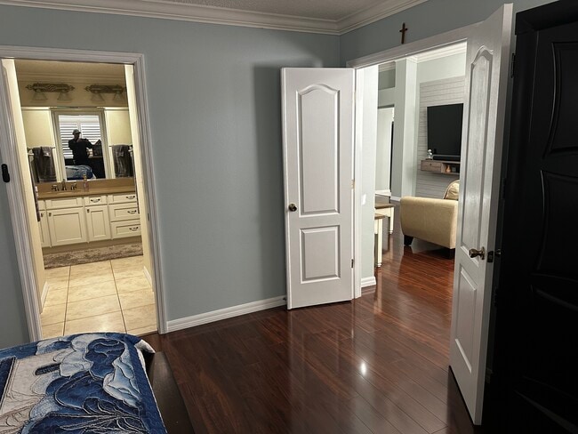 Building Photo - 2000 Ardmore Way