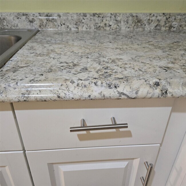 Building Photo - 4215 NW 52nd Ave