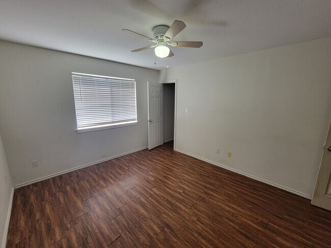 Building Photo - 843 Sagewood Trail