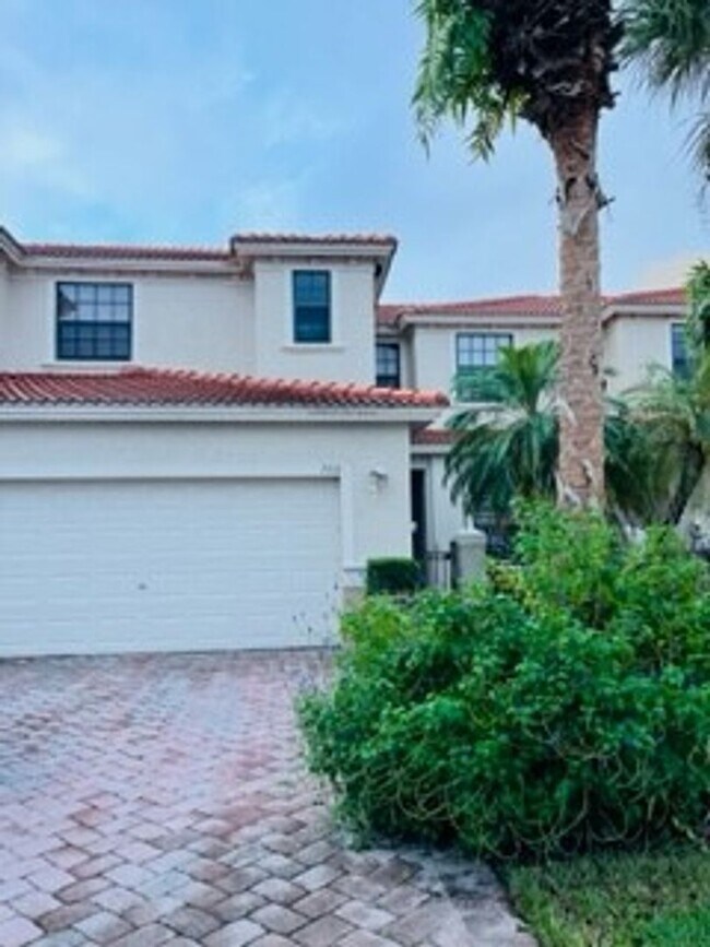 Primary Photo - Townhome in the gated community of Bristol Pines