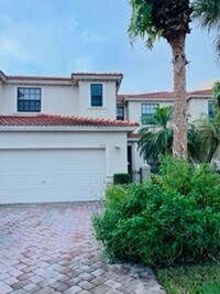 Building Photo - Townhome in the gated community of Bristol...