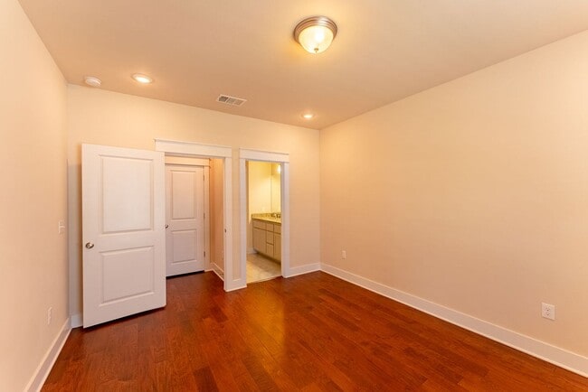 Building Photo - Beautiful 3 bedroom home in Gated community!