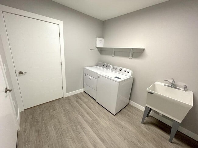 Building Photo - 3249 Cabernet Dr