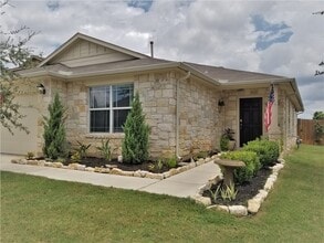 Building Photo - BEAUTIFUL 4 BEDROOMS / 2 BATH HOME IN HUNT...