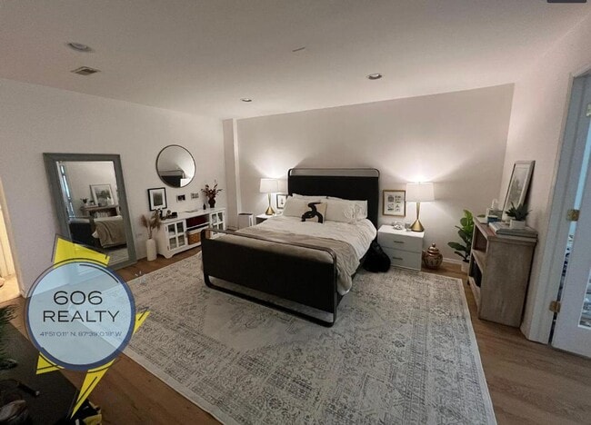 Building Photo - Beautiful, Single Family Townhome, Great L...