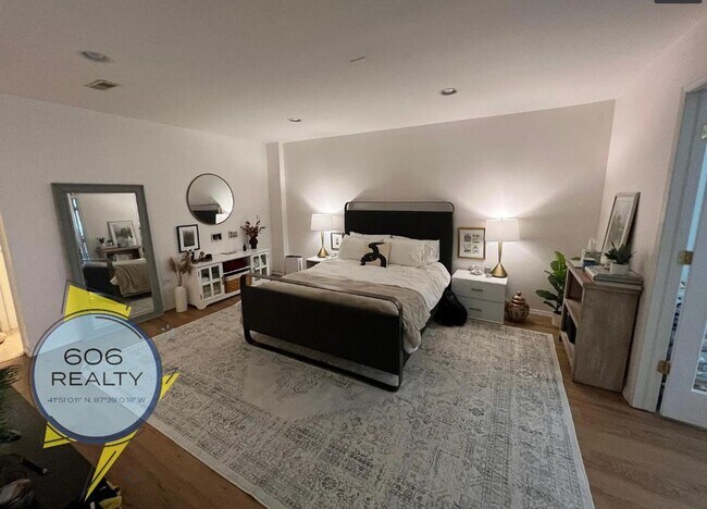 Building Photo - Beautiful, Single Family Townhome, Great Location!!