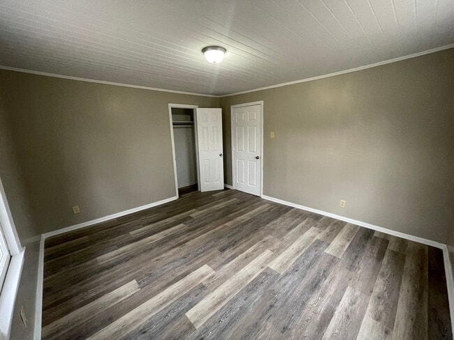 Building Photo - 1929 Black Creek Rd SE