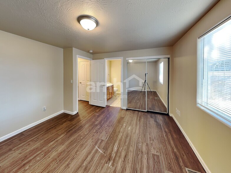 Building Photo - 1774 Cherrybloom Ct SE
