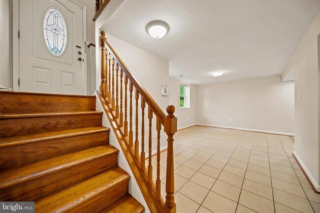 Building Photo - 4656 Evansdale Rd