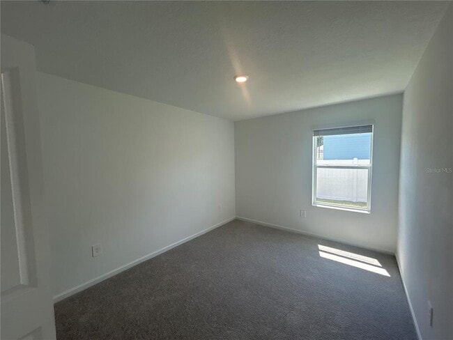 Building Photo - 3098 NE 38th St