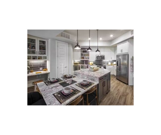 Building Photo - AMLI Lakeline|Posted 11/3/24