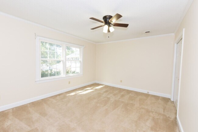 Building Photo - $300 off the first month's rent on a 12 mo...