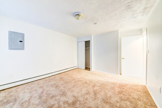 Building Photo - 2675 S 18th St
