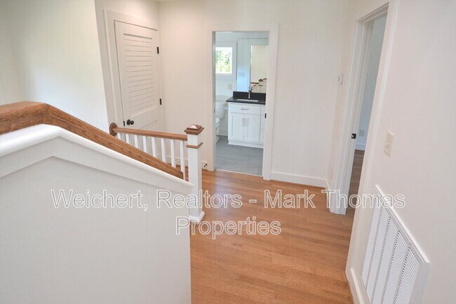Building Photo - 2314 Stroller Ave