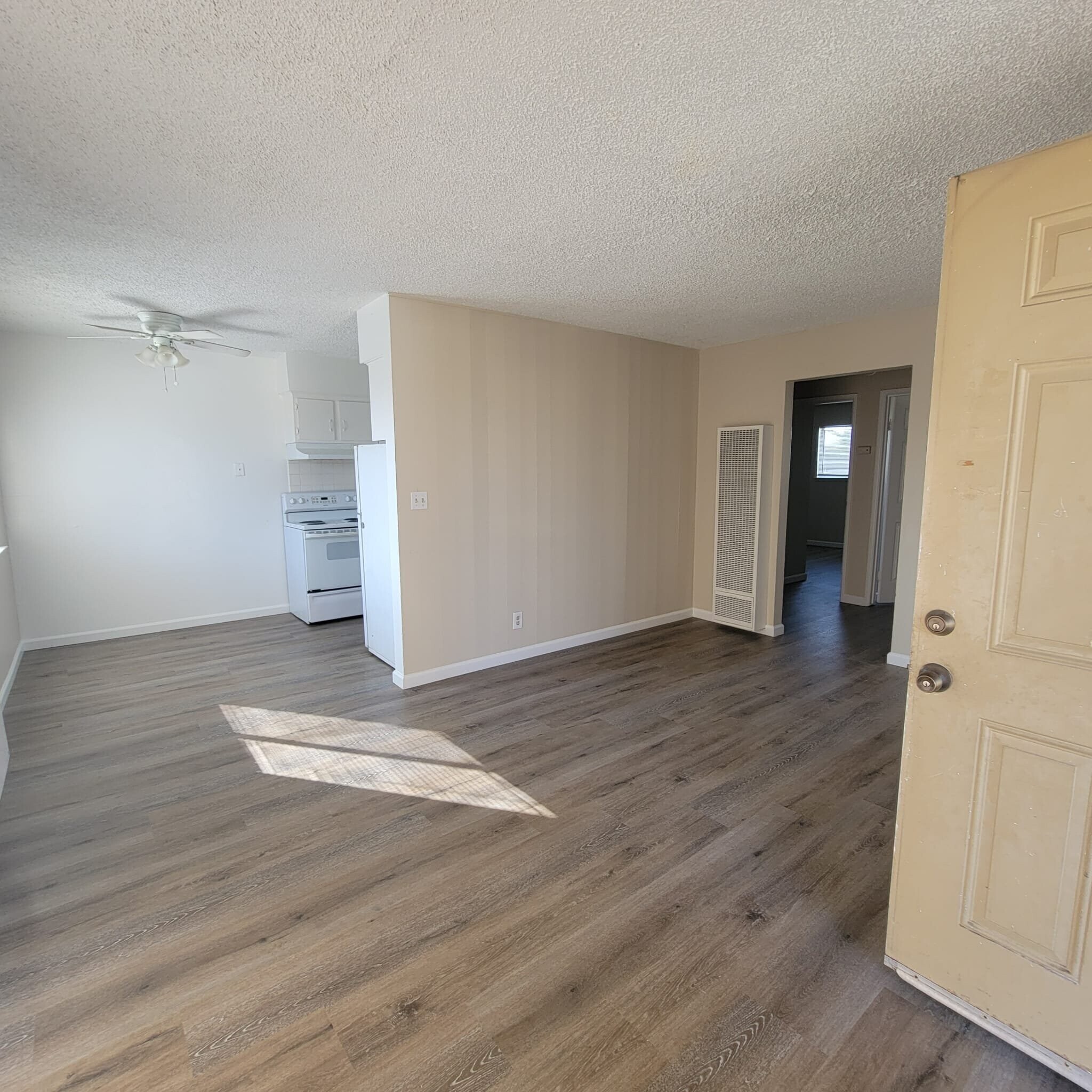 Building Photo - 1321 E San Bruno Ave