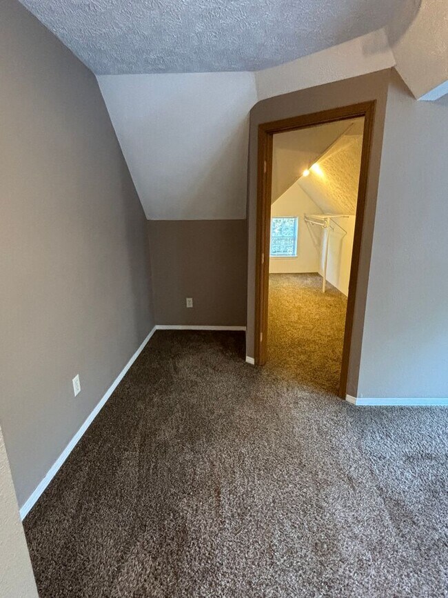 Building Photo - Gorgeous 3 Bed 2 Bath Home Available NOW!!!