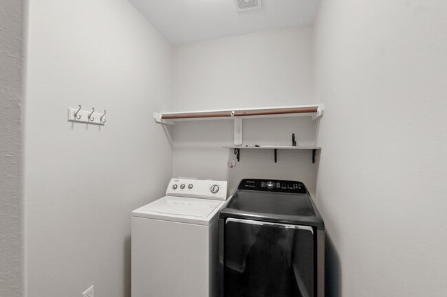 Building Photo - 21307 Snowblossom Ln