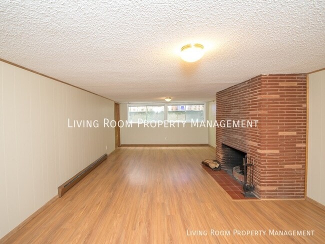 Building Photo - 8607 N Leonard St