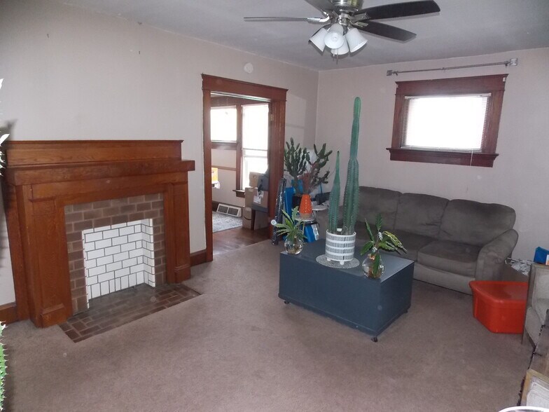 Building Photo - 3611 Maple St