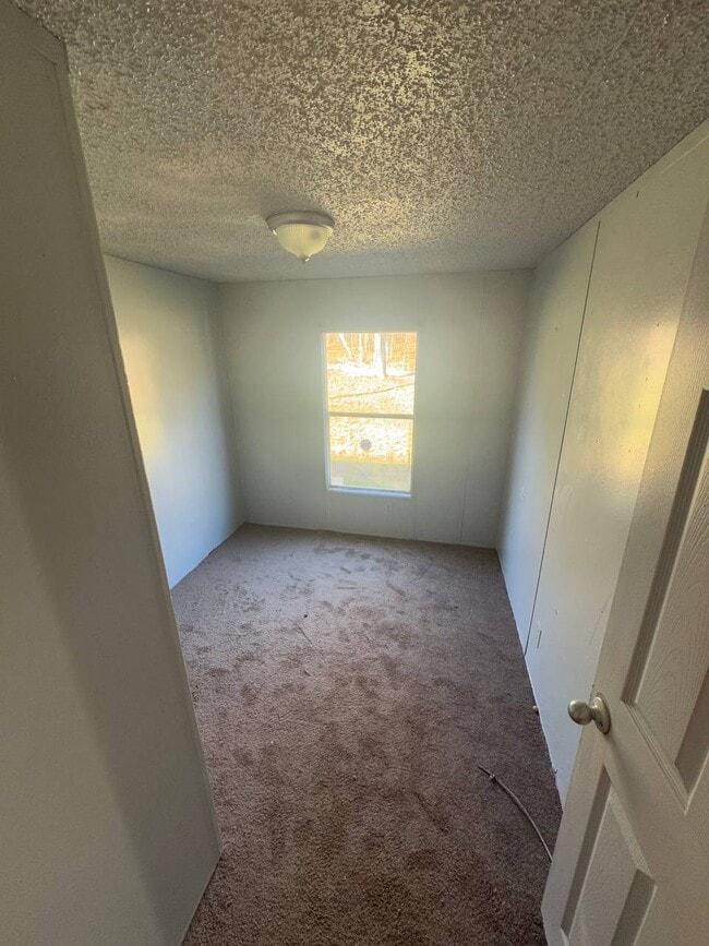 Building Photo - 132 Wyles Ln