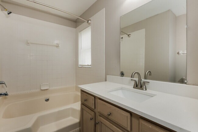 Building Photo - 13208 Sharondale Ct