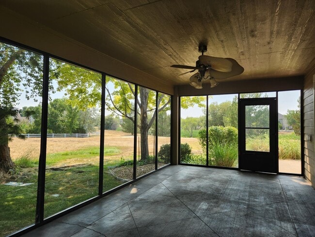 Building Photo - 157 Beacon Way