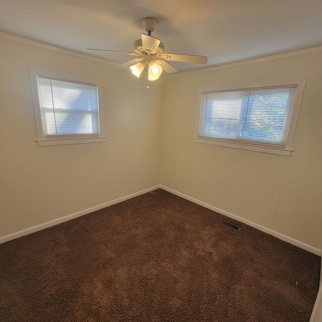 Building Photo - 3/1 Single Family Home- Cookeville City Li...