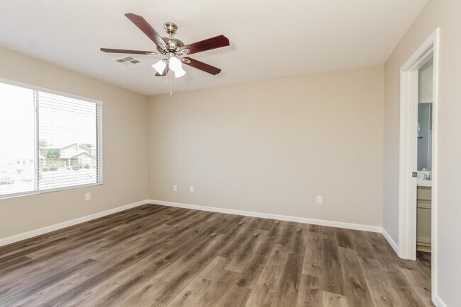 Building Photo - 1205 S 121st Dr