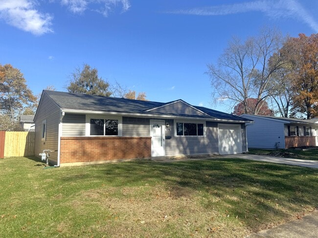 Building Photo - 5200 Mapleridge Dr