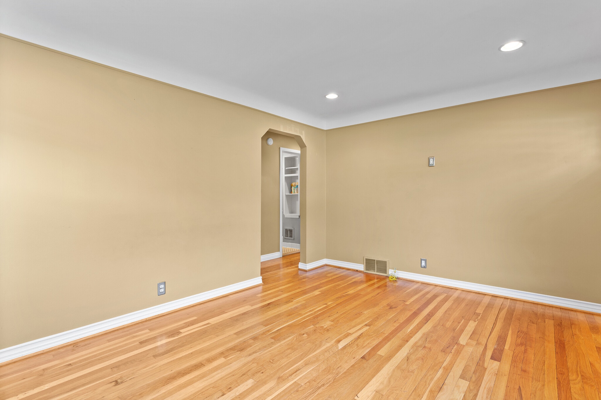 Building Photo - 3403 Woodland Ave