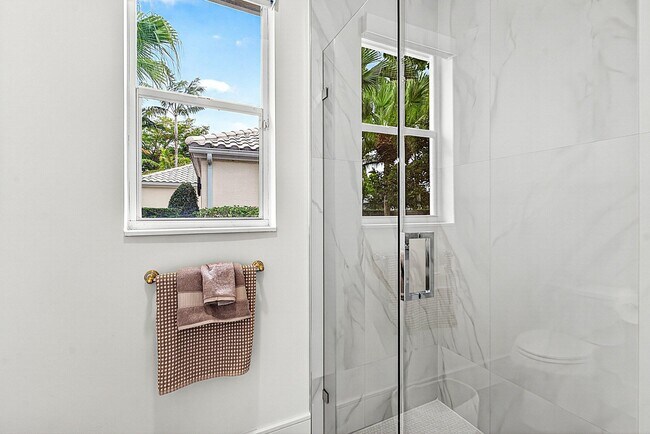 Building Photo - 1128 Crystal Dr