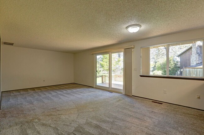 Building Photo - Beautiful View-Quiet Twin Lakes Neighborhood