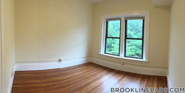Building Photo - 1463 Beacon St